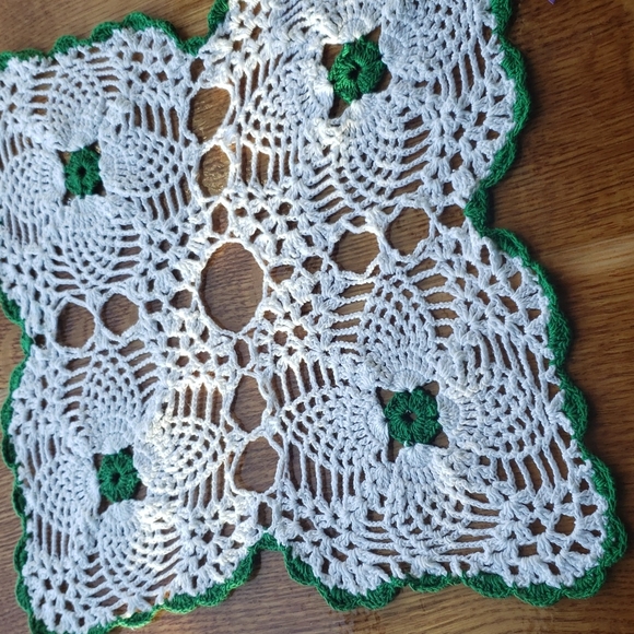 Handmade doili table square 1 - Picture 2 of 2